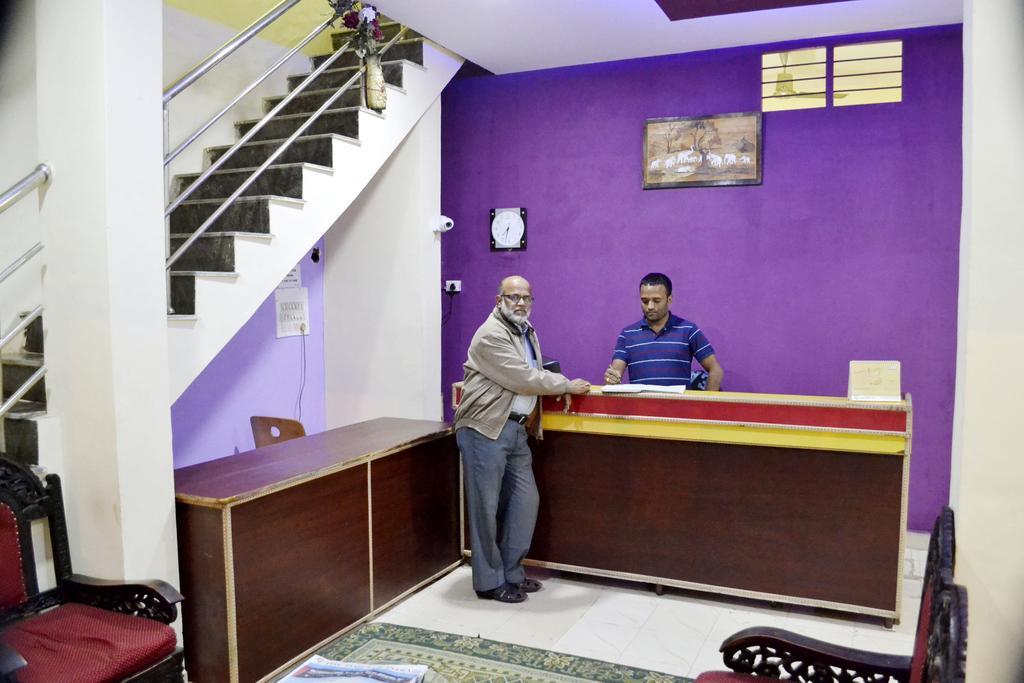 Galaxy Comforts Hotel Mysore Exterior foto