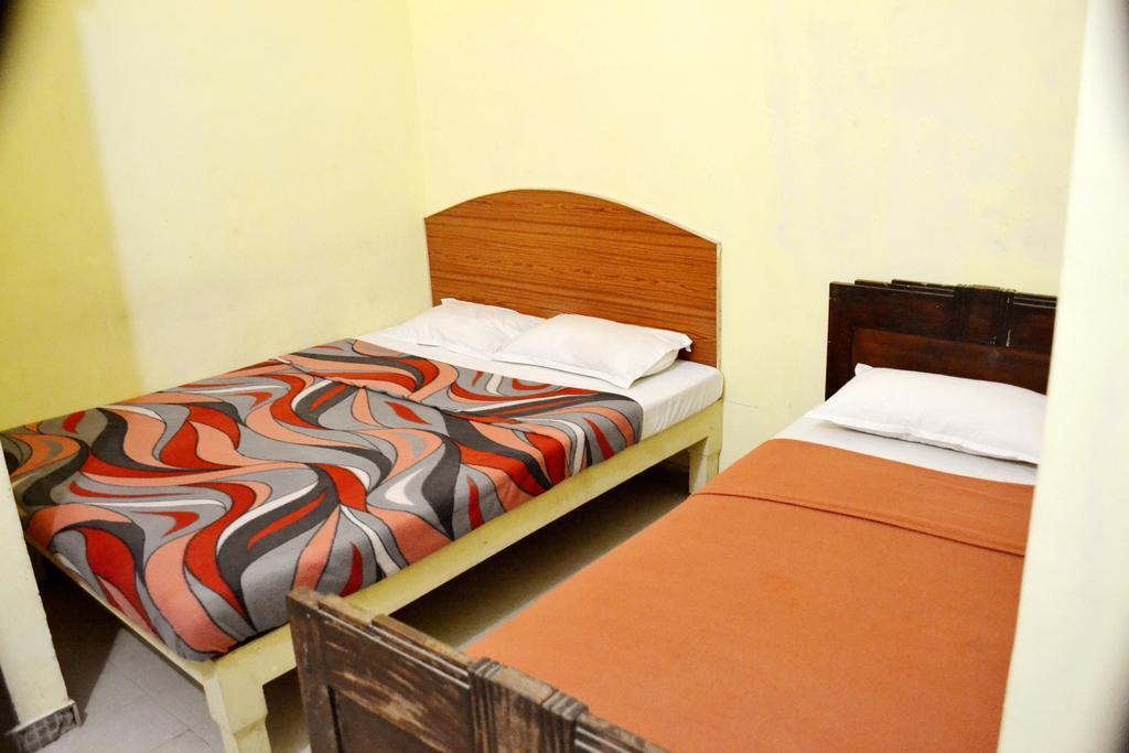 Galaxy Comforts Hotel Mysore Exterior foto